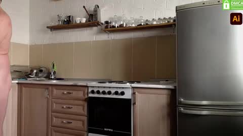 Snapshot of kiabigdick chatting on 03.05.25 Hey Im Ivan everyday online 9am to 6pm 6 GMT Help me Reach K FollowerslPut your finger up online show from 03.05.25