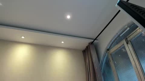    N         M online show from 10.08.25