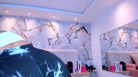    N         M online show from 03.18.26