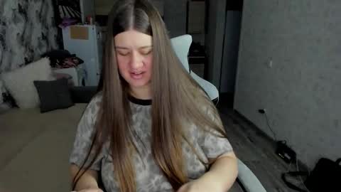 kianna_dior_ online show from 11.21.25