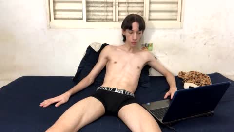 Snapshot of kiantwink chatting on 12.10.24 kiantwink online show from 12.10.24