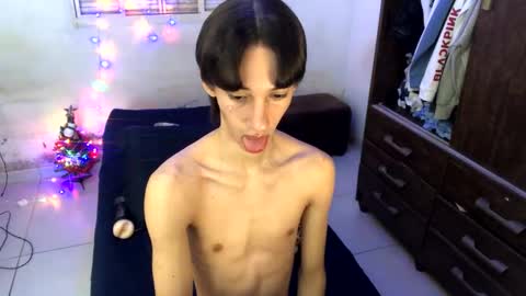 Snapshot of kiantwink chatting on 12.31.24 kiantwink online show from 12.31.24