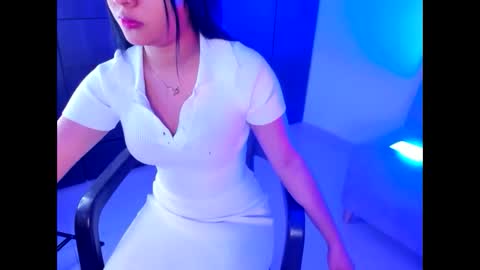 Snapshot of kiara_bloom_hot chatting on 12.16.25 kiara_bloom_hot online show from 12.16.25