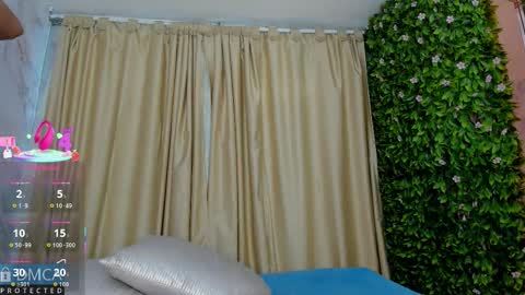 Kiara Zahiri online show from 09.25.25