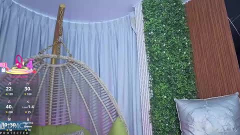 Kiara Zahiri online show from 10.22.25