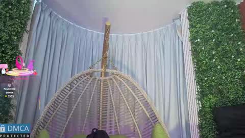 Kiara Zahiri online show from 10.25.25