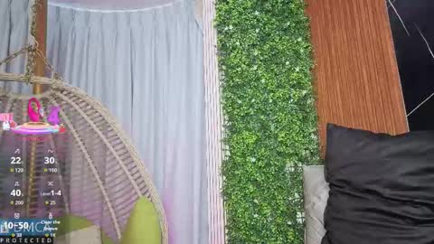 Kiara Zahiri online show from 10.30.25