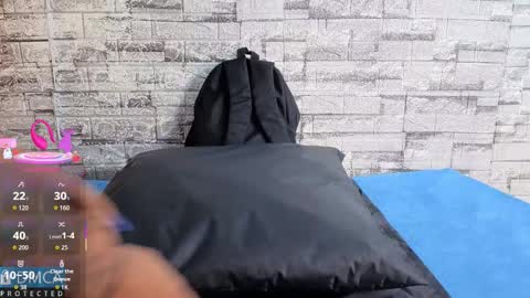 Kiara Zahiri online show from 11.22.25