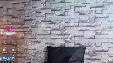 Kiara Zahiri online show from 11.24.25