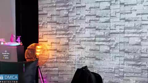 Kiara Zahiri online show from 12.17.25