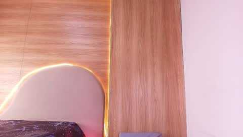 kiaralopez_ online show from 04.18.26