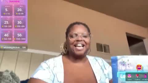 KiaraSugars online show from 12.22.25