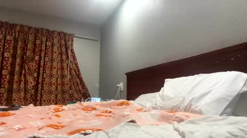 HunneysPlayRoom online show from 09.22.25