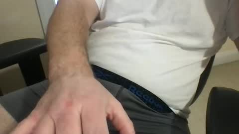 Snapshot of kickboxer04 chatting on 11.08.25 kickboxer04 online show from 11.08.25