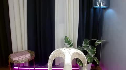 Snapshot of kiethmadison_miller chatting on 10.12.25 Im Mia online show from 10.12.25