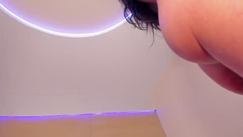 Snapshot of kiimcooper chatting on 01.31.25 KIM COOPER online show from 01.31.25