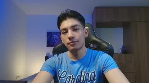 Snapshot of kikeruiz_19 chatting on 10.18.25 kikeruiz 19 online show from 10.18.25