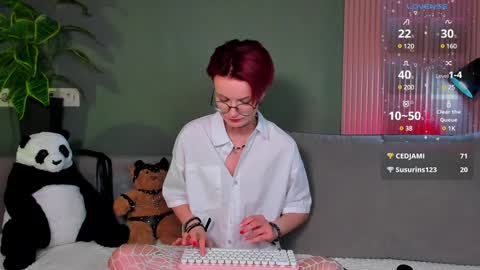 Snapshot of kiki_blue_eyes chatting on 01.15.25 kiki_blue_eyes online show from 01.15.25