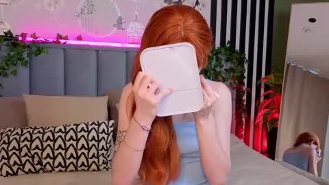 Snapshot of kiki_blue_eyes chatting on 09.16.25 kiki_blue_eyes online show from 09.16.25