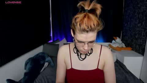 Snapshot of kiki_krash chatting on 12.06.24 Kiki online show from 12.06.24