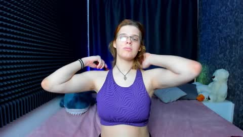 Snapshot of kiki_krash chatting on 01.07.25 Kiki online show from 01.07.25