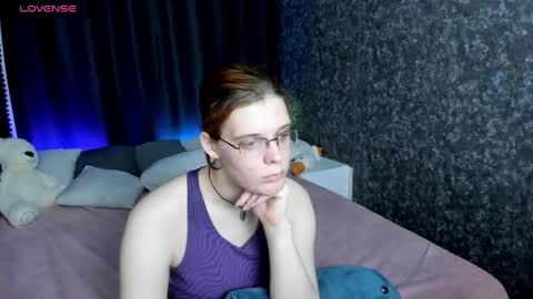 Snapshot of kiki_krash chatting on 01.09.25 Kiki online show from 01.09.25