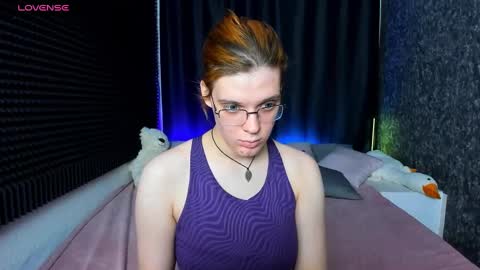 Snapshot of kiki_krash chatting on 01.10.25 Kiki online show from 01.10.25