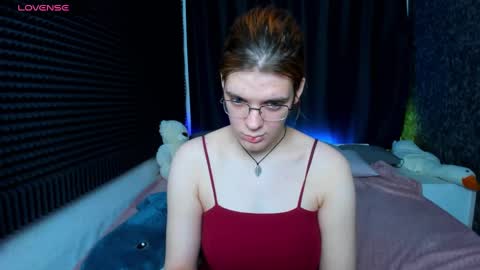 Snapshot of kiki_krash chatting on 01.21.25 Kiki online show from 01.21.25