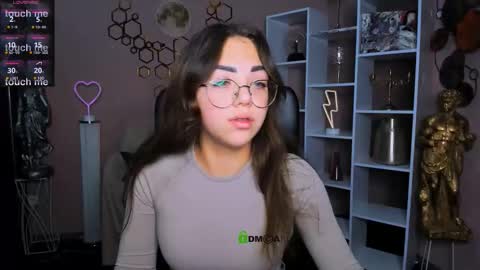 kiki_swan online show from 11.21.25