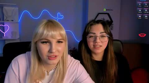 Snapshot of kiki_swan chatting on 02.06.26 kiki_swan online show from 02.06.26