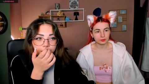 Snapshot of kiki_swan chatting on 04.13.26 kiki_swan online show from 04.13.26