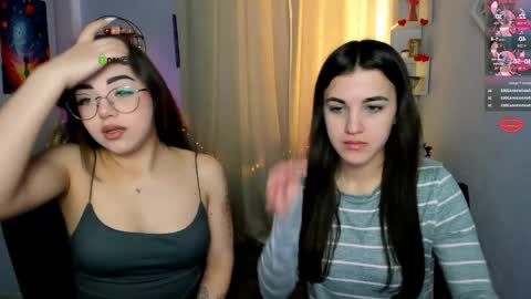 Snapshot of kiki_swan chatting on 04.14.26 kiki_swan online show from 04.14.26