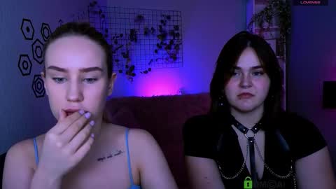 Snapshot of kiki_yourlove chatting on 10.19.25 Kira online show from 10.19.25