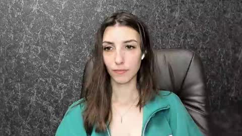 Snapshot of kikies_ chatting on 09.21.25 Mika and Miranda online show from 09.21.25