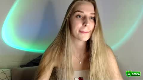 Snapshot of kikies_ chatting on 12.20.25 Mika and Miranda online show from 12.20.25