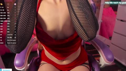 Snapshot of kikilepetite chatting on 12.24.24 kiki online show from 12.24.24