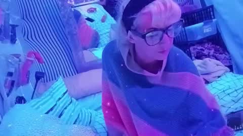 kikilovespartylights online show from 01.18.26