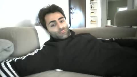 kikkus01 online show from 10.28.25