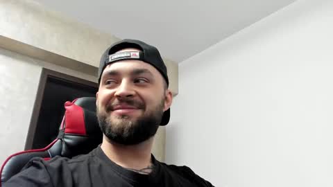 Snapshot of killerbeexxx chatting on 02.24.25 killerbeexxx online show from 02.24.25