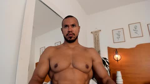 Snapshot of killua_zagarra_ chatting on 11.27.25 Kilua Muscle guy online show from 11.27.25