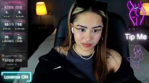 Kim online show from 11.28.25