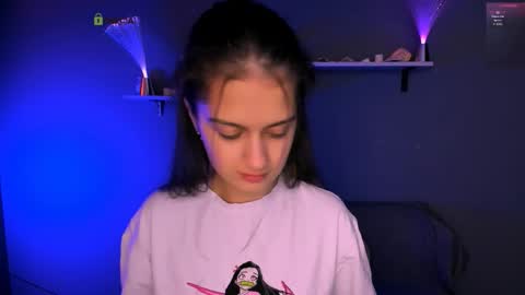 Snapshot of kim_classy chatting on 12.16.25 kim_classy online show from 12.16.25