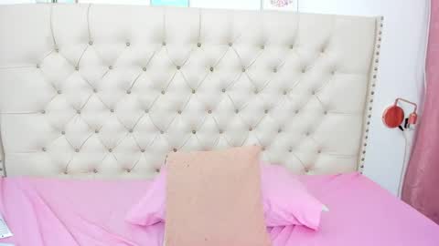 Snapshot of kim_eli chatting on 01.19.25 kim_eli online show from 01.19.25