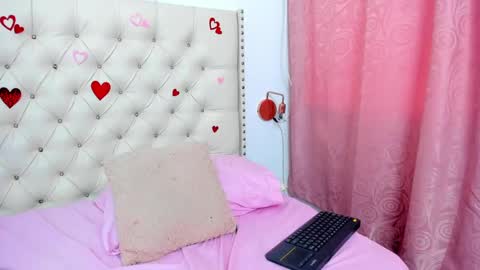 Snapshot of kim_eli chatting on 02.20.25 kim_eli online show from 02.20.25