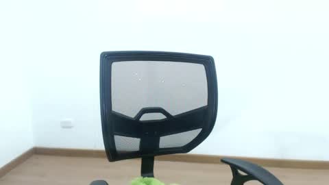 Kim Naomy online show from 12.18.24