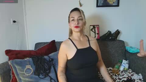 Kim online show from 11.27.25