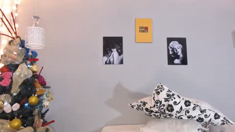 Snapshot of kimandyuk chatting on 12.19.24 Kim  Yuk online show from 12.19.24