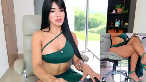 Snapshot of kimberly_hot2 chatting on 05.10.26 Melissa online show from 05.10.26