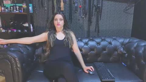  KIMBERLY SWAN  online show from 01.21.25