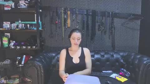  KIMBERLY SWAN  online show from 02.18.25